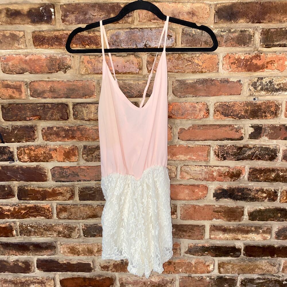 Poetry Pink Cream Lace Sleeveless Criss-Cross Romper Women's Size Small